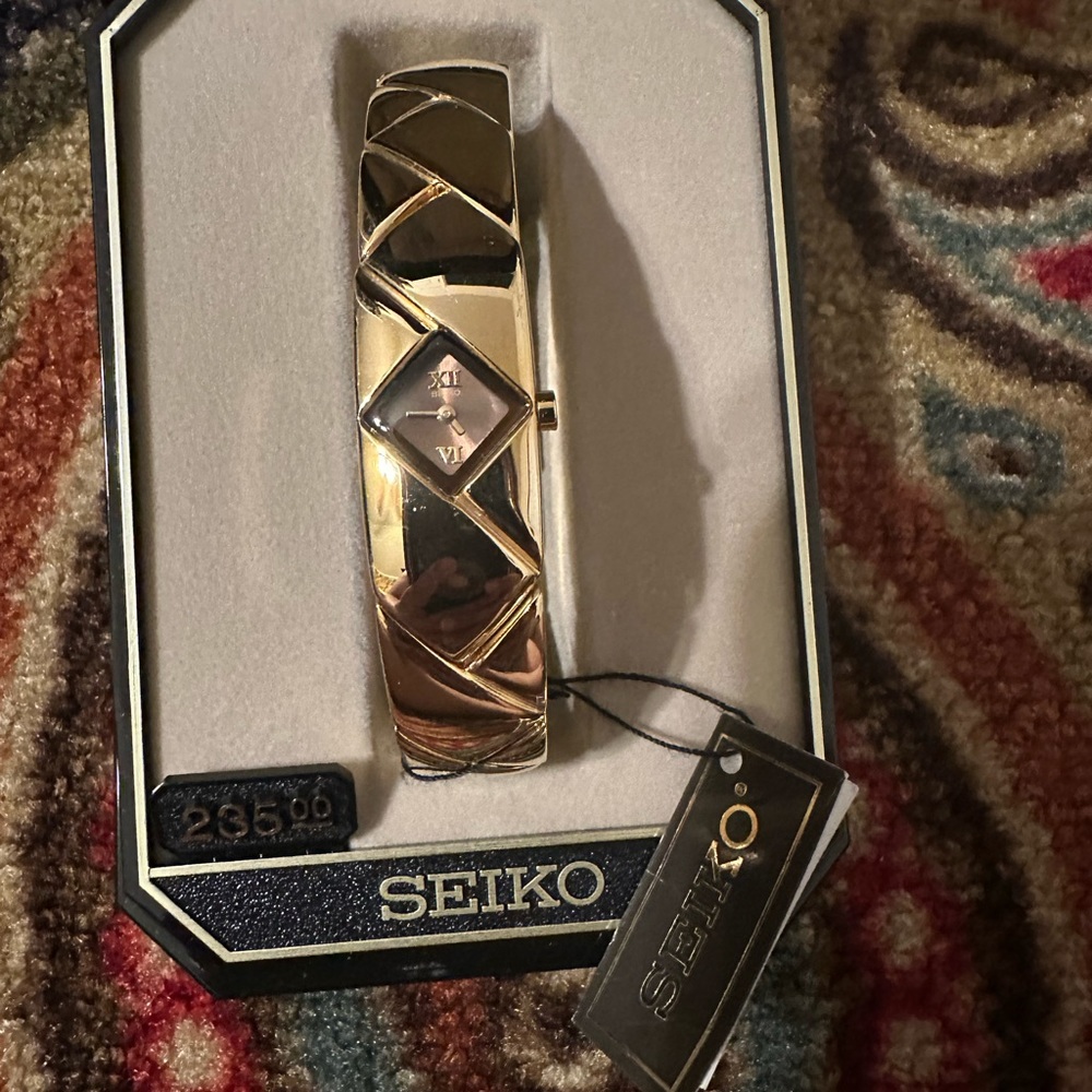Seiko SYL800 bracelet watch
